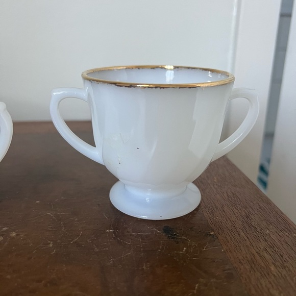 Vintage Fire King Milk Glass and Gold Set of 6 Plates with Sugar and Creamer - Picture 10 of 11